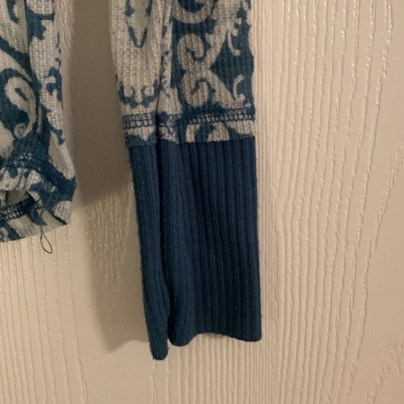 Blue and gray size Large Daytrip shirt burnout - Picture 5 of 8